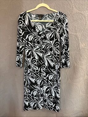 BCBGeneration Black and White Floral V-Neck Long Sleeve Dress